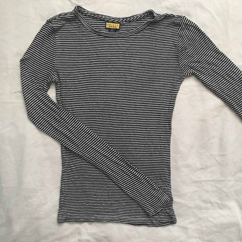 Aeropostale black/white striped ribbed long sleeve